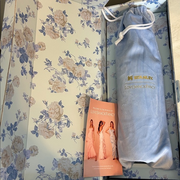 Stanley X LoveShack Fancy Floral container - Blue and White - Picture 5 of 6